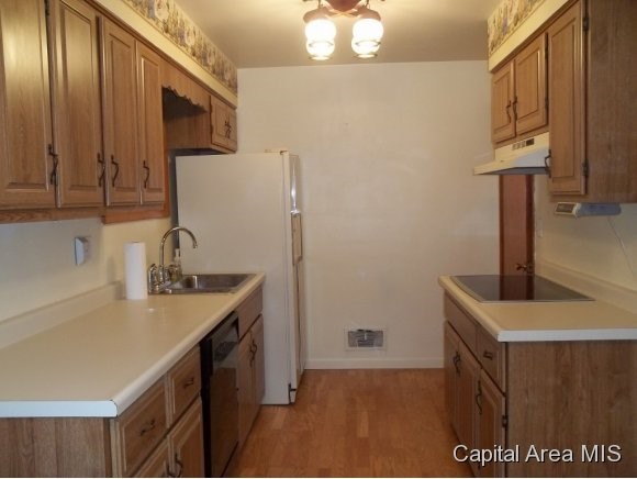 2720 Queensway Road Springfield, IL 62703 - Photo 3 of 24