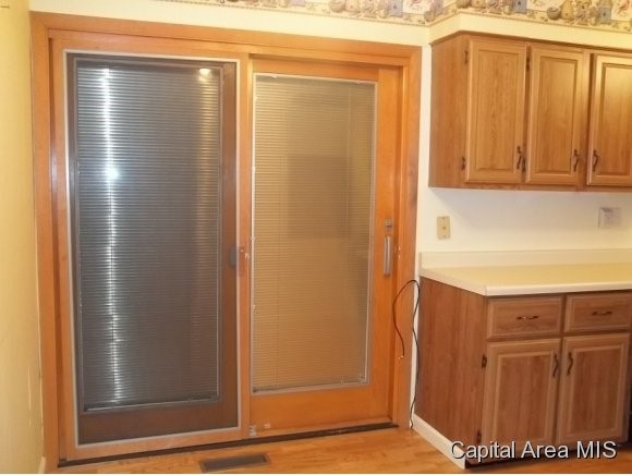 2720 Queensway Road Springfield, IL 62703 - Photo 4 of 24