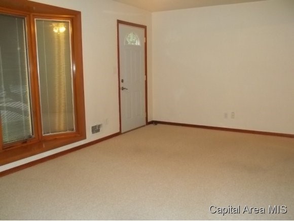 2720 Queensway Road Springfield, IL 62703 - Photo 6 of 24