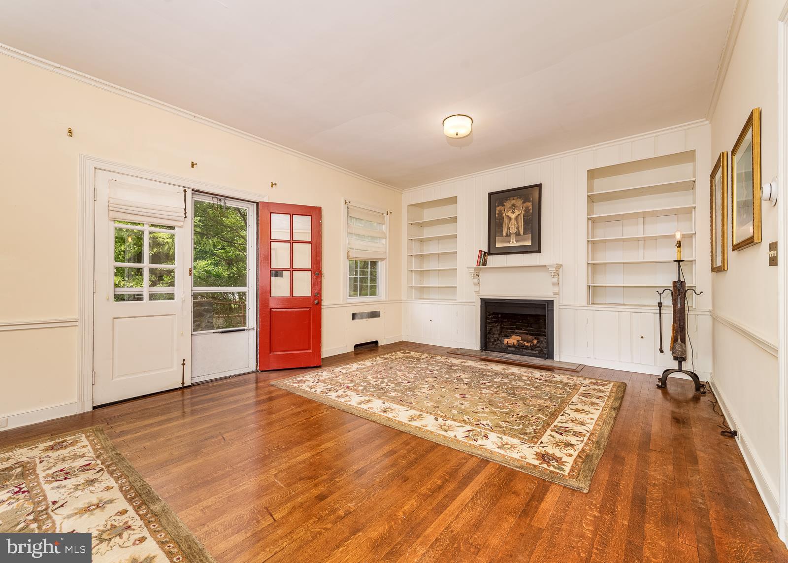 2609 Talbot Road Baltimore, MD 21216 - Photo 6 of 18 Living Room