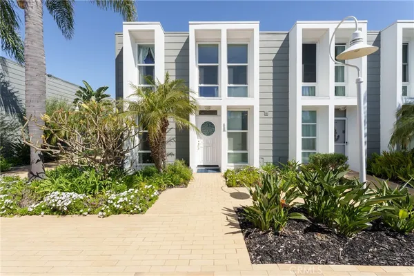 $7,400 | 4021 Aladdin Drive, Huntington Beach, CA 92649