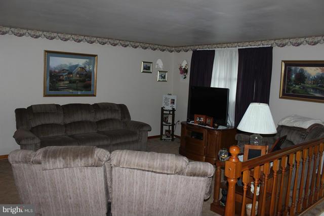 14209 Schellsburg Road Ellerslie, MD 21529 - Photo 5 of 23 Living Room
