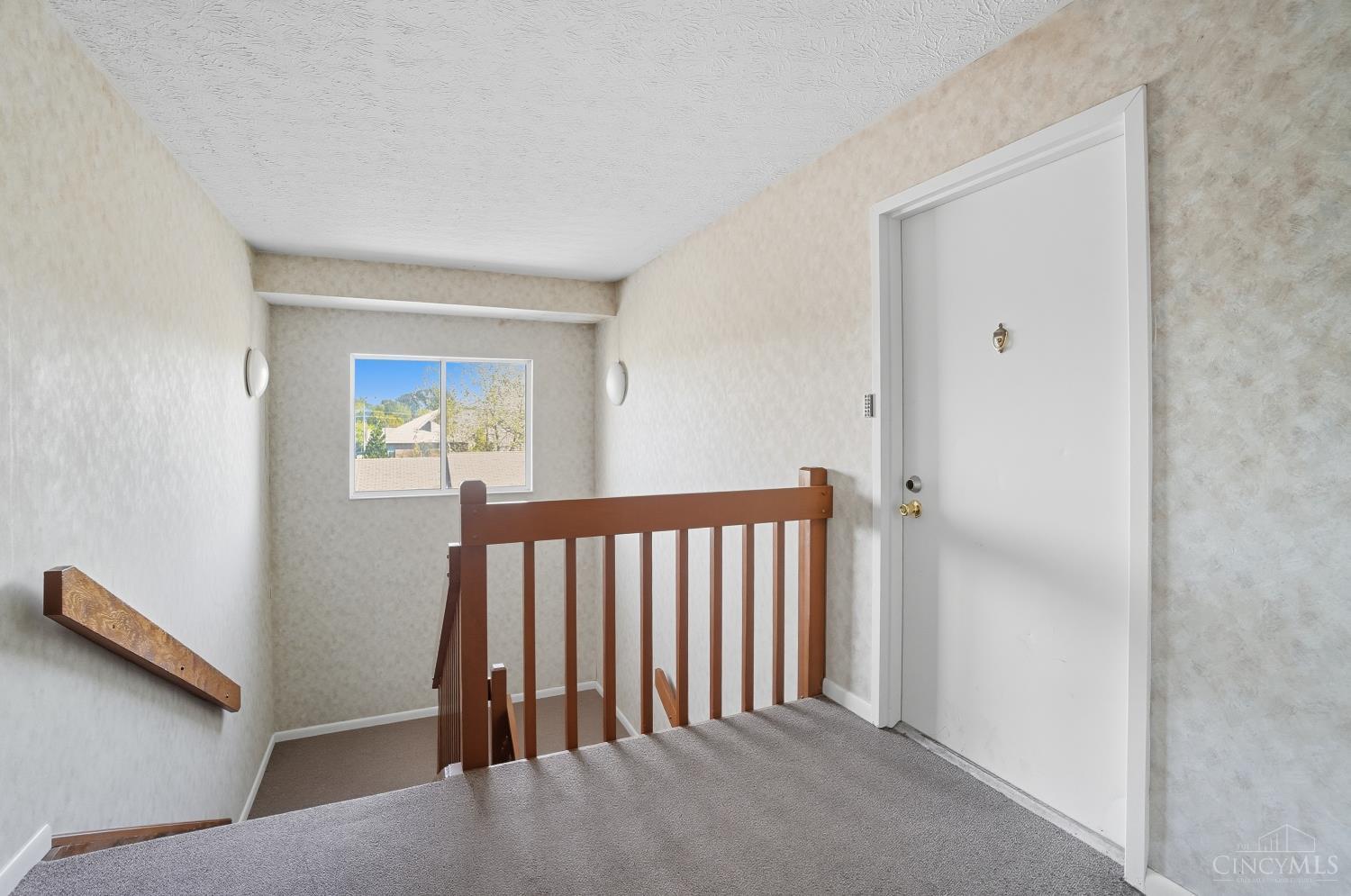 11565 Regency Square Court, Unit 9 Cincinnati, OH 45231 - Photo 2 of 20