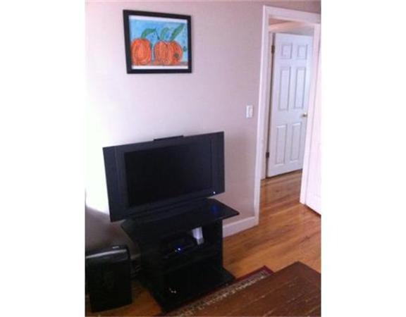 15 Ross Street Springfield, MA 01151 - Photo 7 of 30 Gallery Image 7