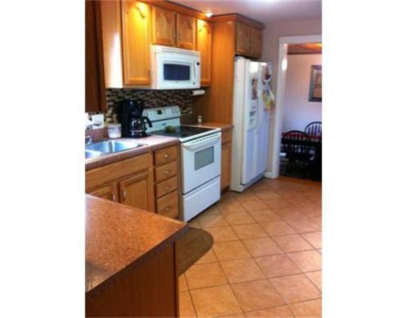 15 Ross Street Springfield, MA 01151 - Photo 8 of 30 Gallery Image 8