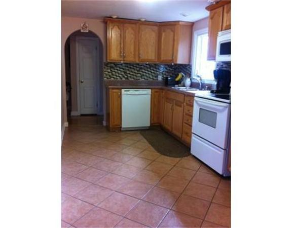 15 Ross Street Springfield, MA 01151 - Photo 9 of 30 Gallery Image 9
