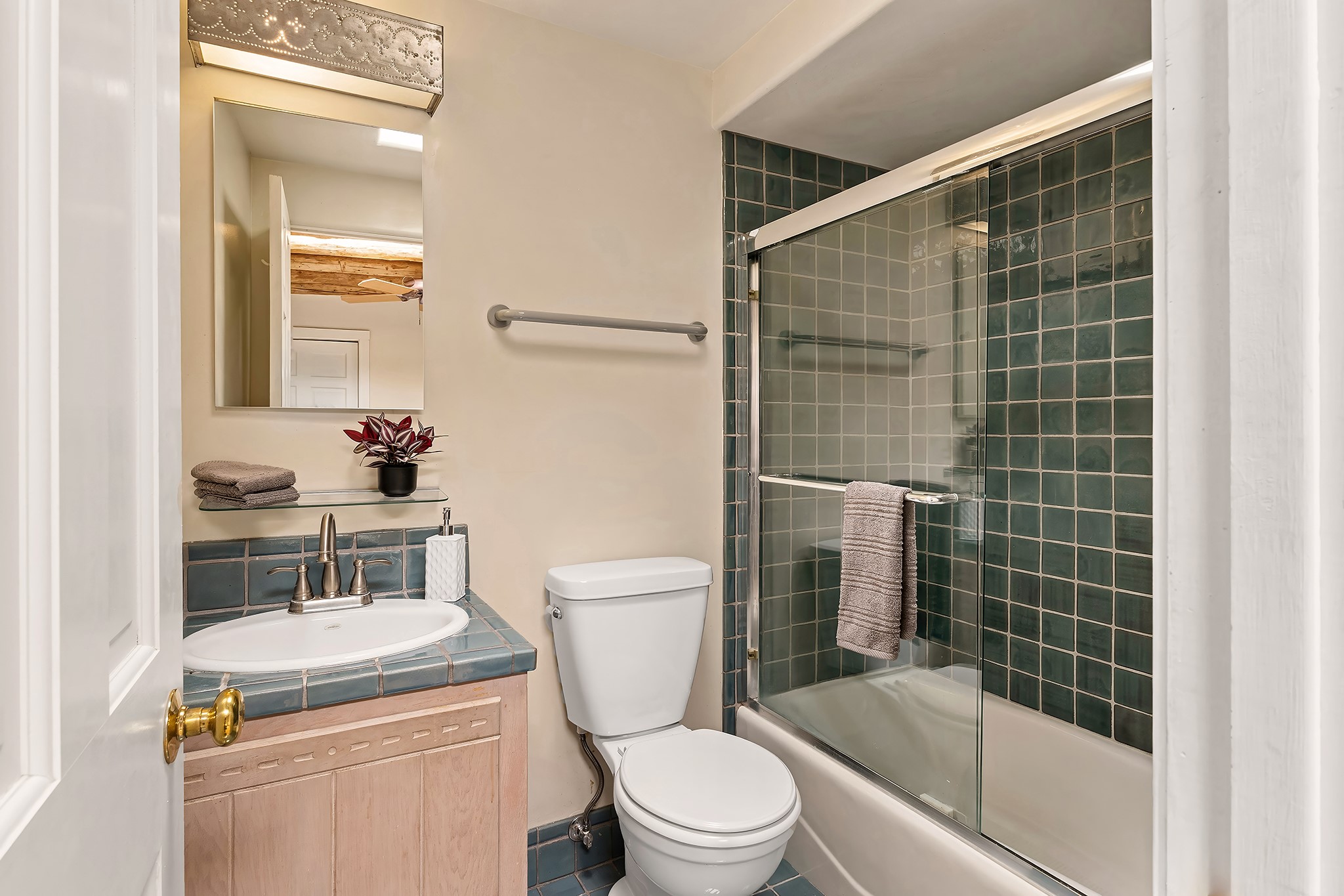 187 Tesuque Village Road Santa Fe, NM 87506 - Photo 21 of 42 Bath for Bedroom 1