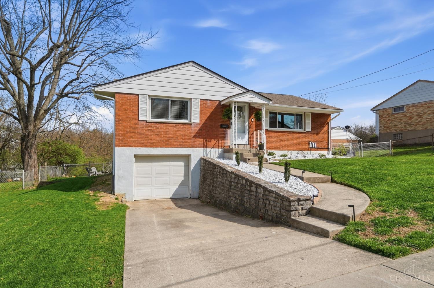 3916 Ridgecombe Drive Cincinnati, OH 45248 - Photo 2 of 58