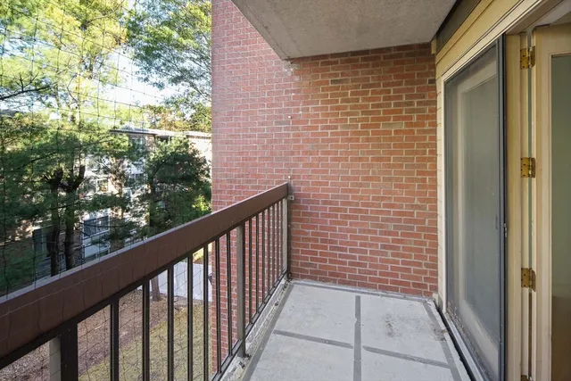 $3,000 | 4975 Washington Street, Unit 311, Boston, MA 02132