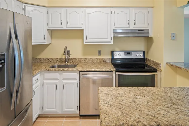 $3,000 | 4975 Washington Street, Unit 311, Boston, MA 02132