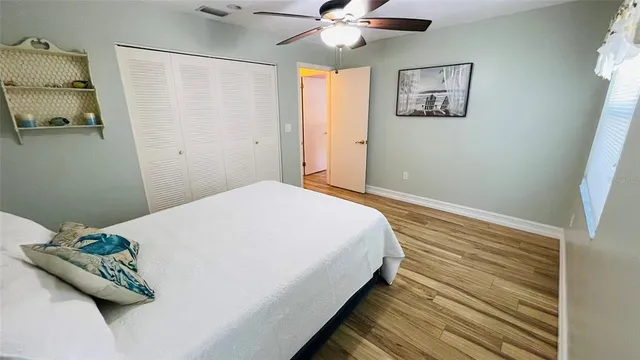 a view of entryway with a front door