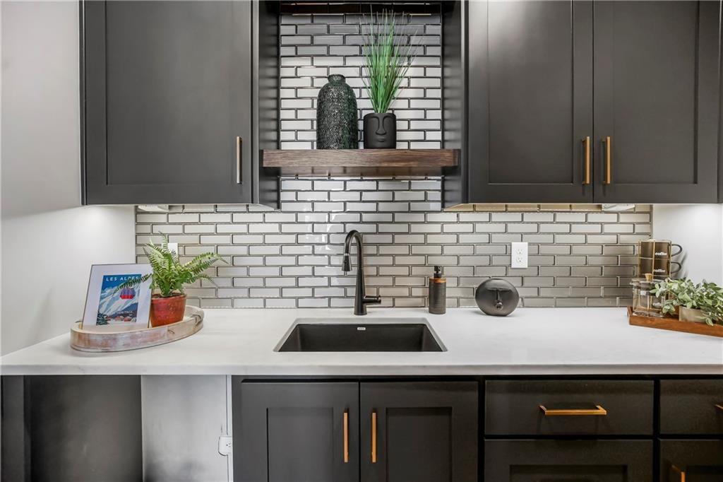 8020 Round Prairie Street Shawnee, KS 66218 - Photo 11 of 69