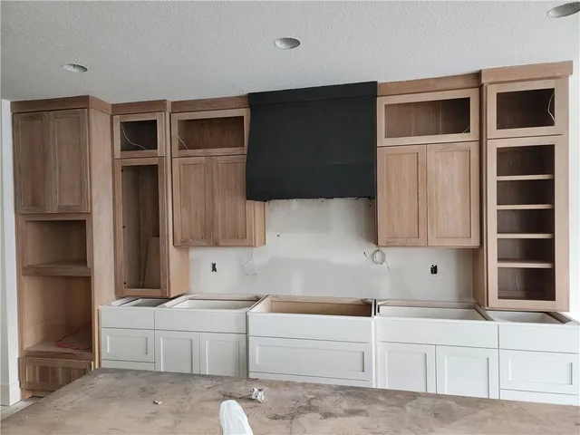 $901,758 | 8020 Round Prairie Street, Shawnee, KS 66218