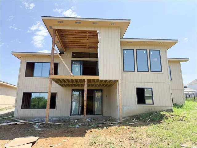 $901,758 | 8020 Round Prairie Street, Shawnee, KS 66218