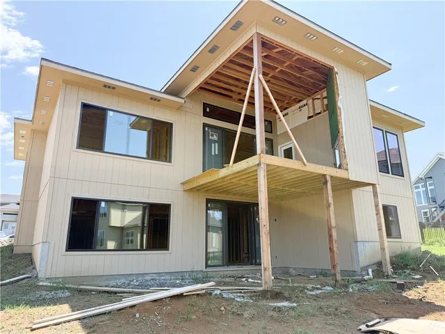 $901,758 | 8020 Round Prairie Street, Shawnee, KS 66218