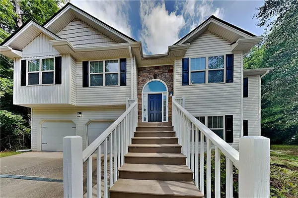 $2,025 | 183 Meadow Point, Douglasville, GA 30134
