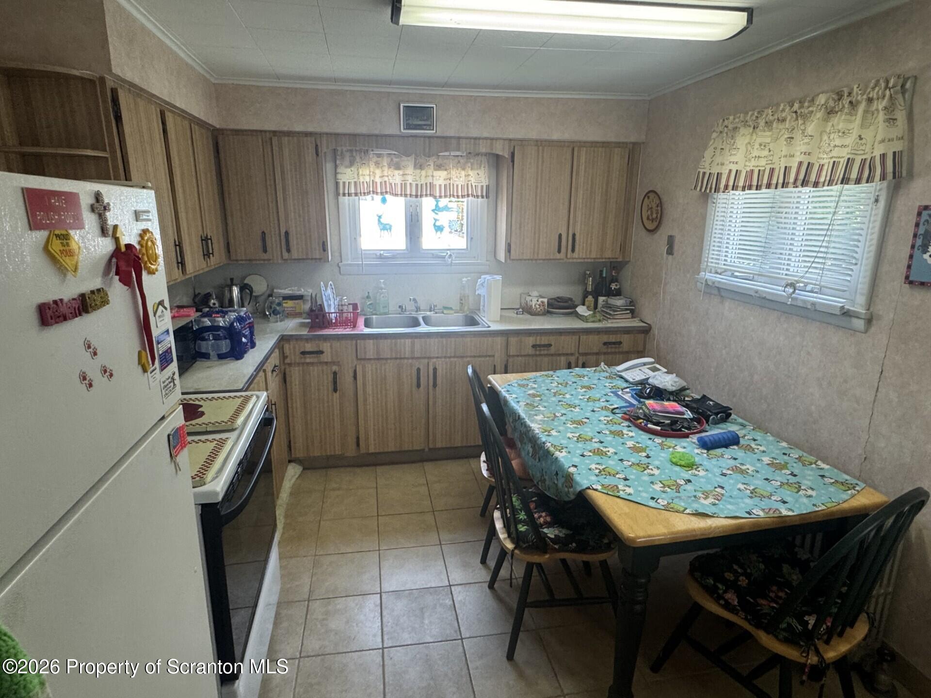 1316 Hampton Street Scranton, PA 18504 - Photo 3 of 17 Kitchen