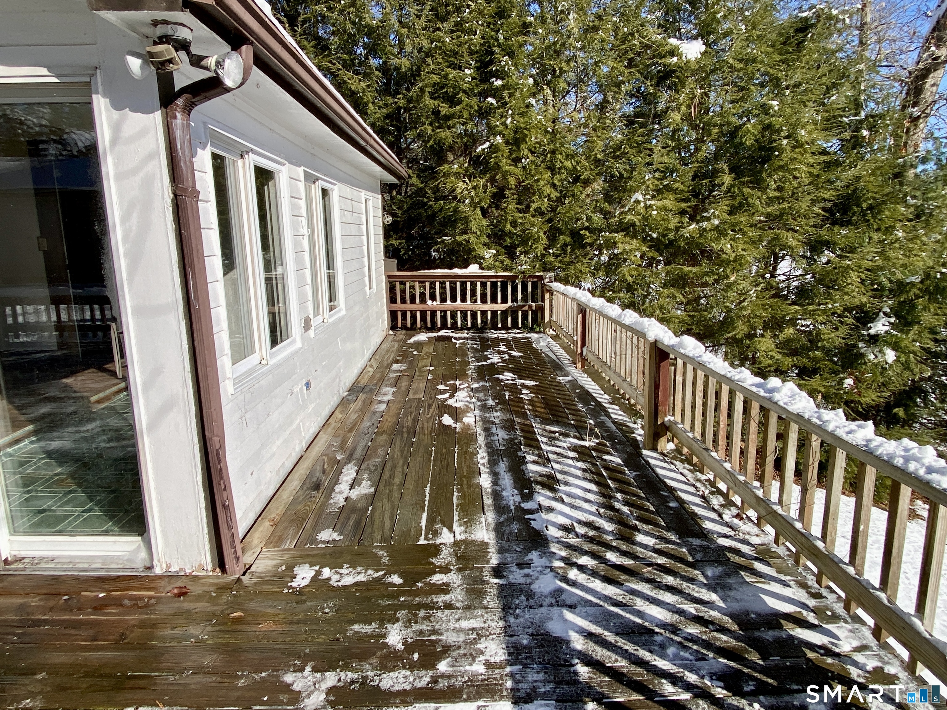 11 Wrightson Drive Thompson, CT 06277 - Photo 11 of 35 Lake side of wrap around deck