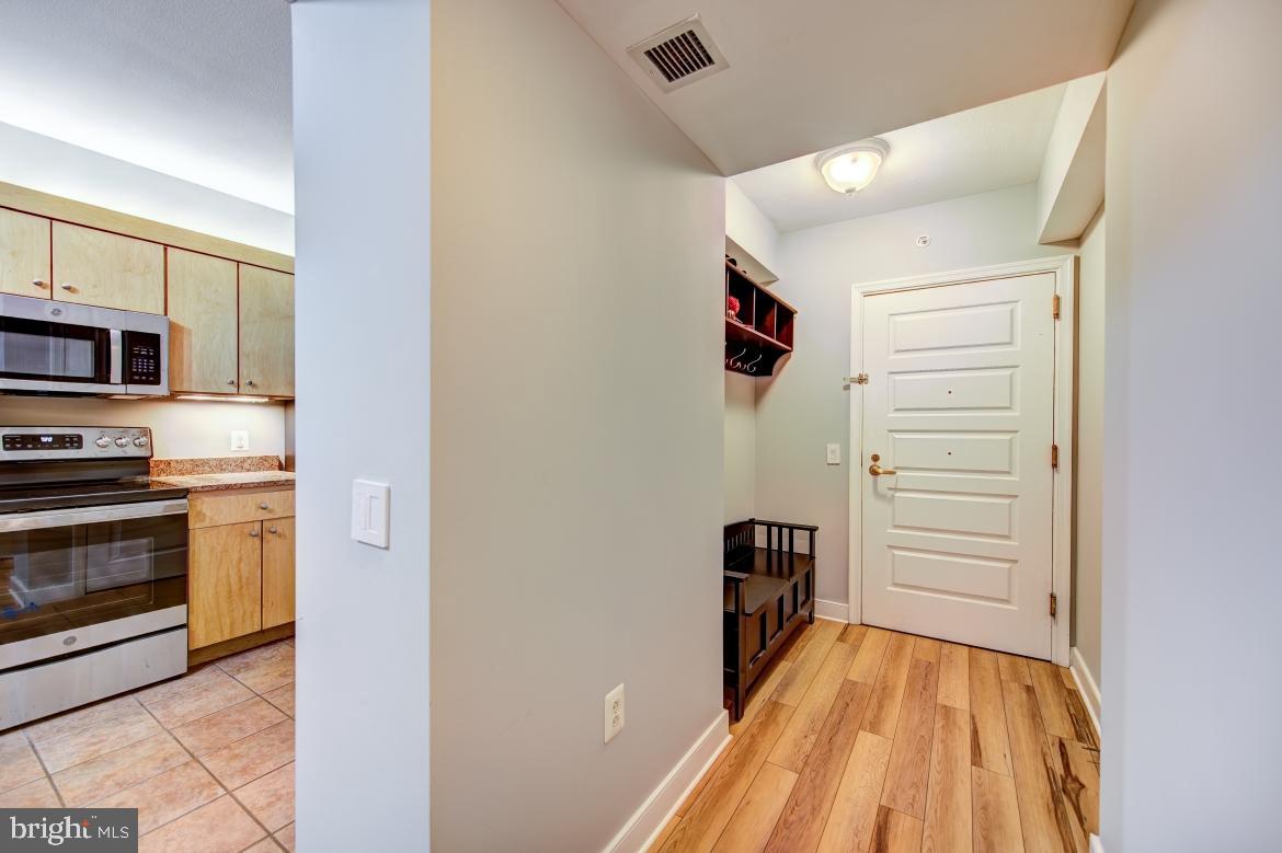 616 E Street Northwest, Unit 809 Washington, DC 20004 - Photo 4 of 31