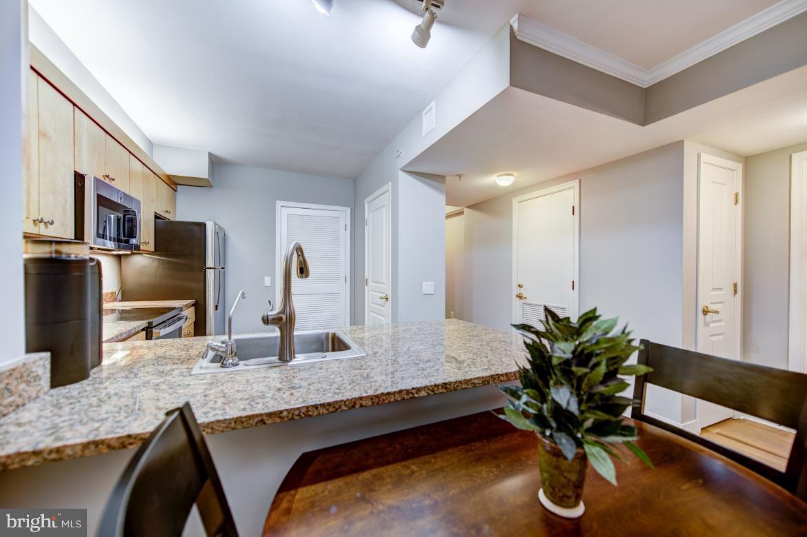 616 E Street Northwest, Unit 809 Washington, DC 20004 - Photo 6 of 31