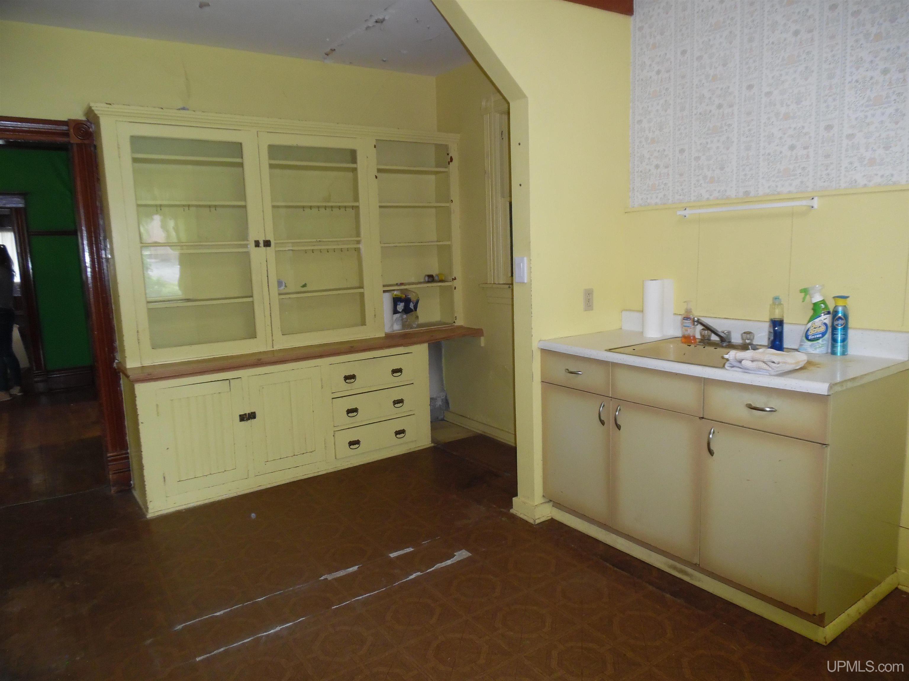 141 Pewabic Street Laurium, MI 49913 - Photo 5 of 36