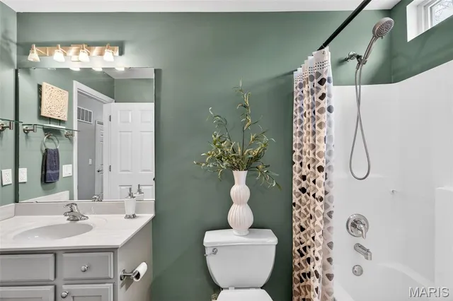 $290,000 | 482 Indian Lake Drive, Wright City, MO 63390