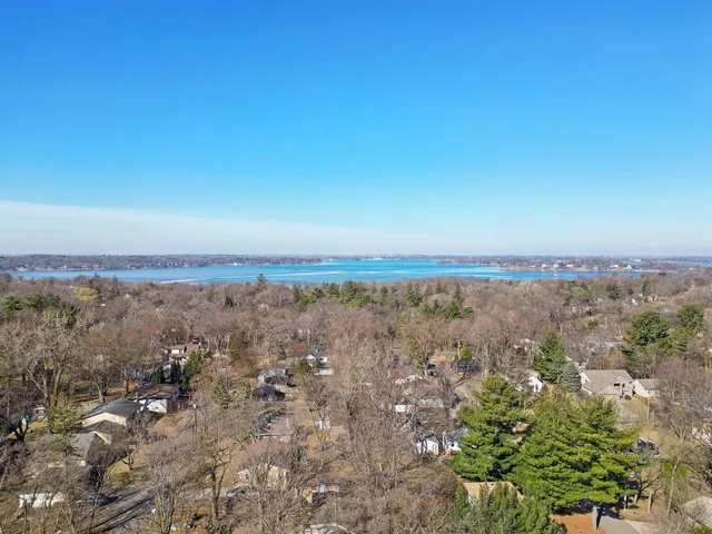 $325,000 | 1130 Griffin Avenue, Mahtomedi, MN 55115