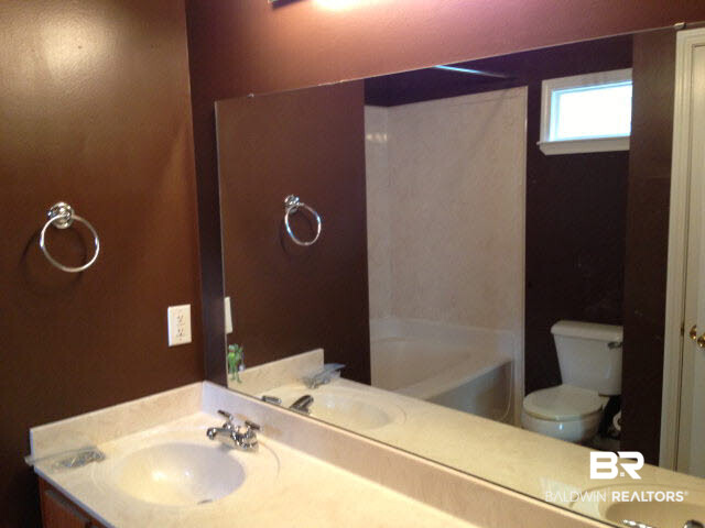 121 Macy Place Mobile, AL 36604 - Photo 7 of 9 Master Bathroom