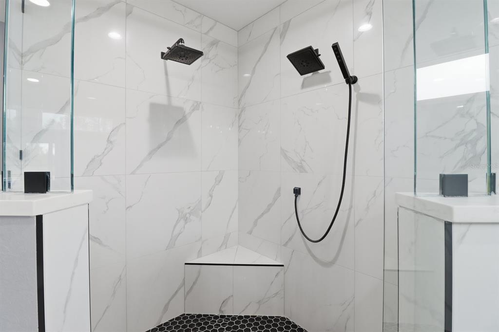 18459 Southwest 66th Loop Dunnellon, FL 34432 - Photo 19 of 41 a bathroom with a shower