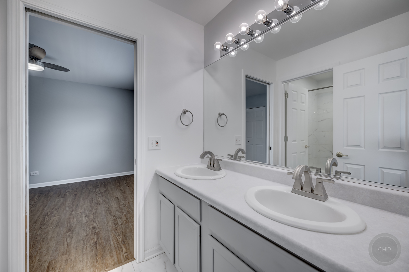 407 Inner Cir Drive Bolingbrook, IL 60490 - Photo 13 of 20 a bathroom with a sink and a mirror