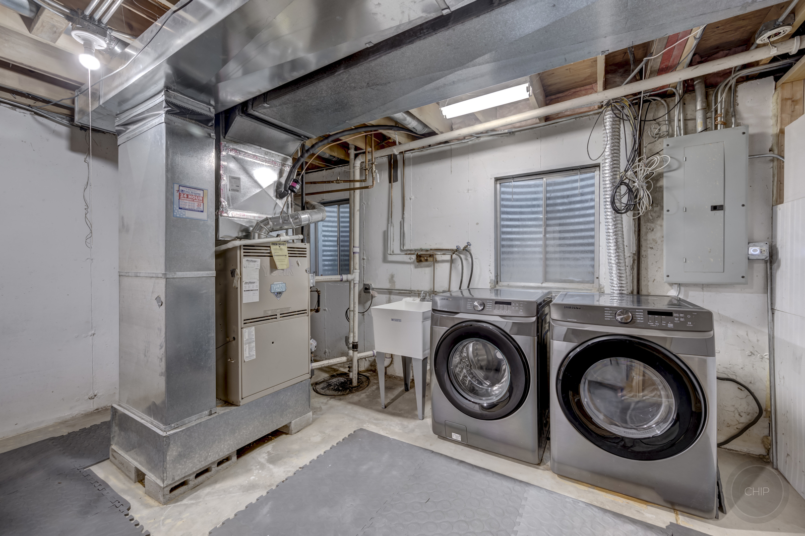 407 Inner Cir Drive Bolingbrook, IL 60490 - Photo 17 of 20 a utility room with dryer and washer