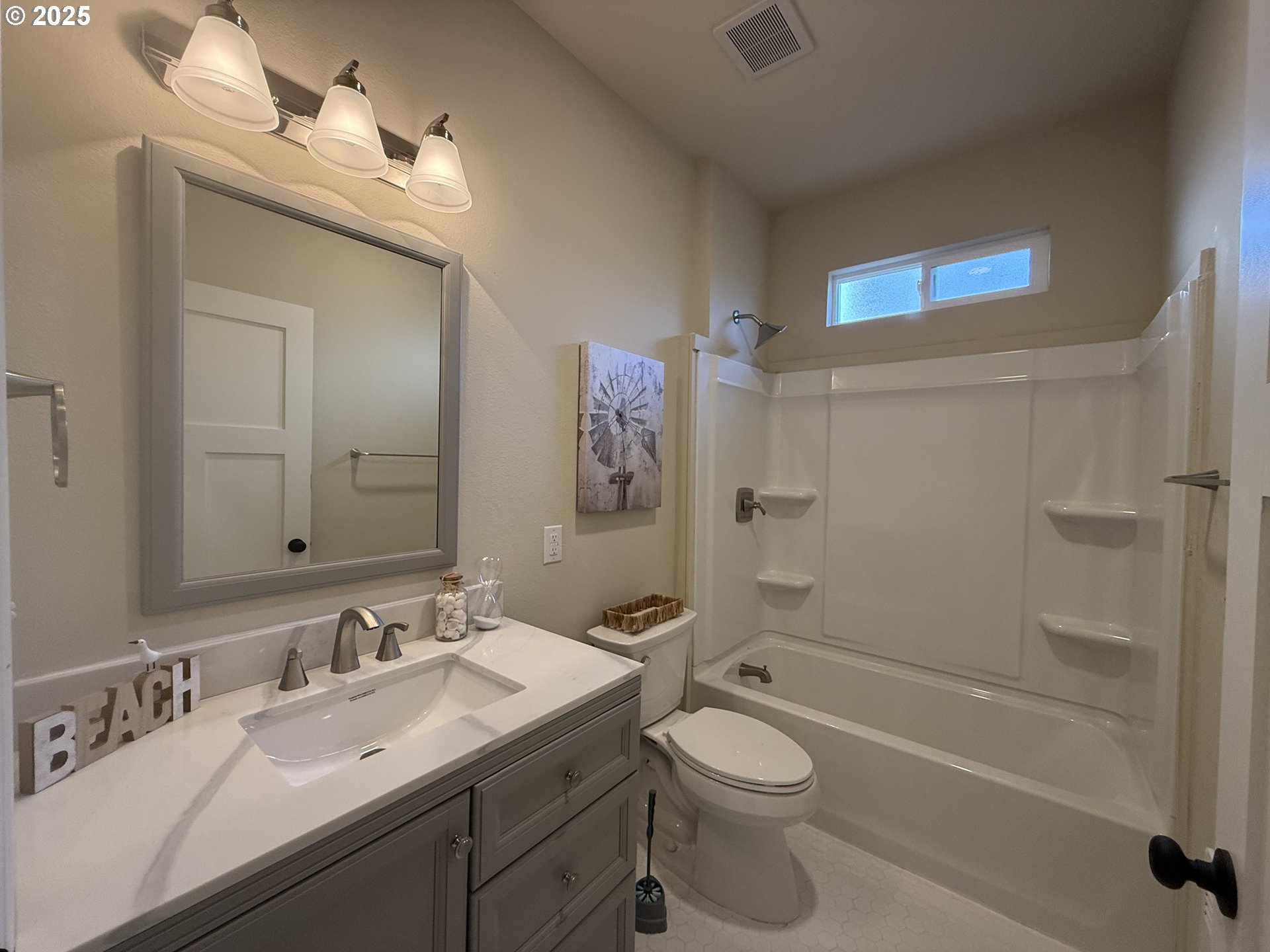 557 11th Street Port Orford, OR 97465 - Photo 13 of 18 Bathroom