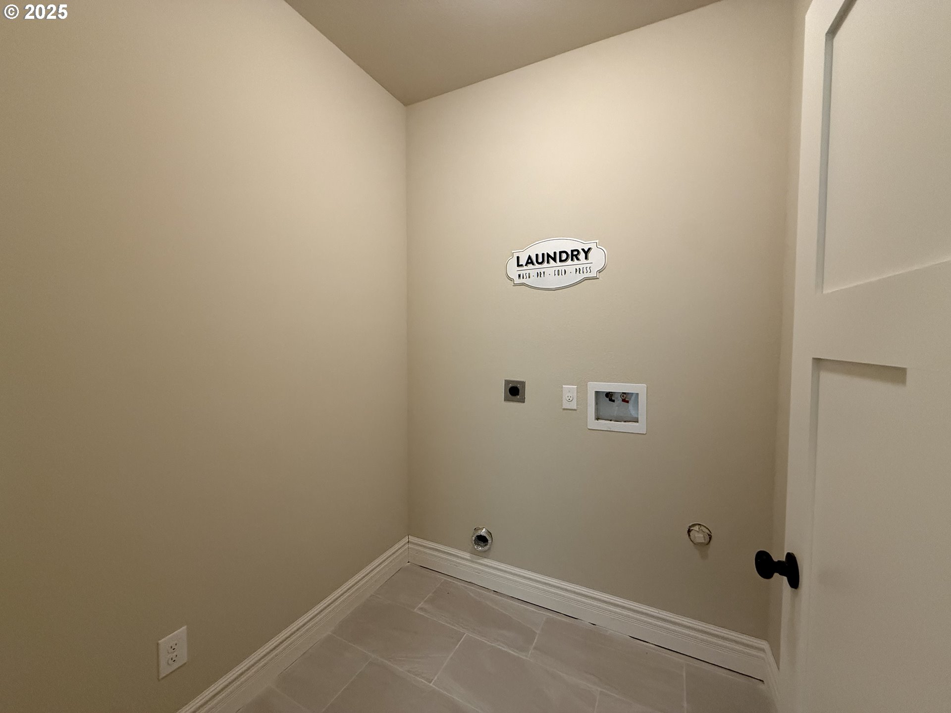 557 11th Street Port Orford, OR 97465 - Photo 15 of 18 Laundry