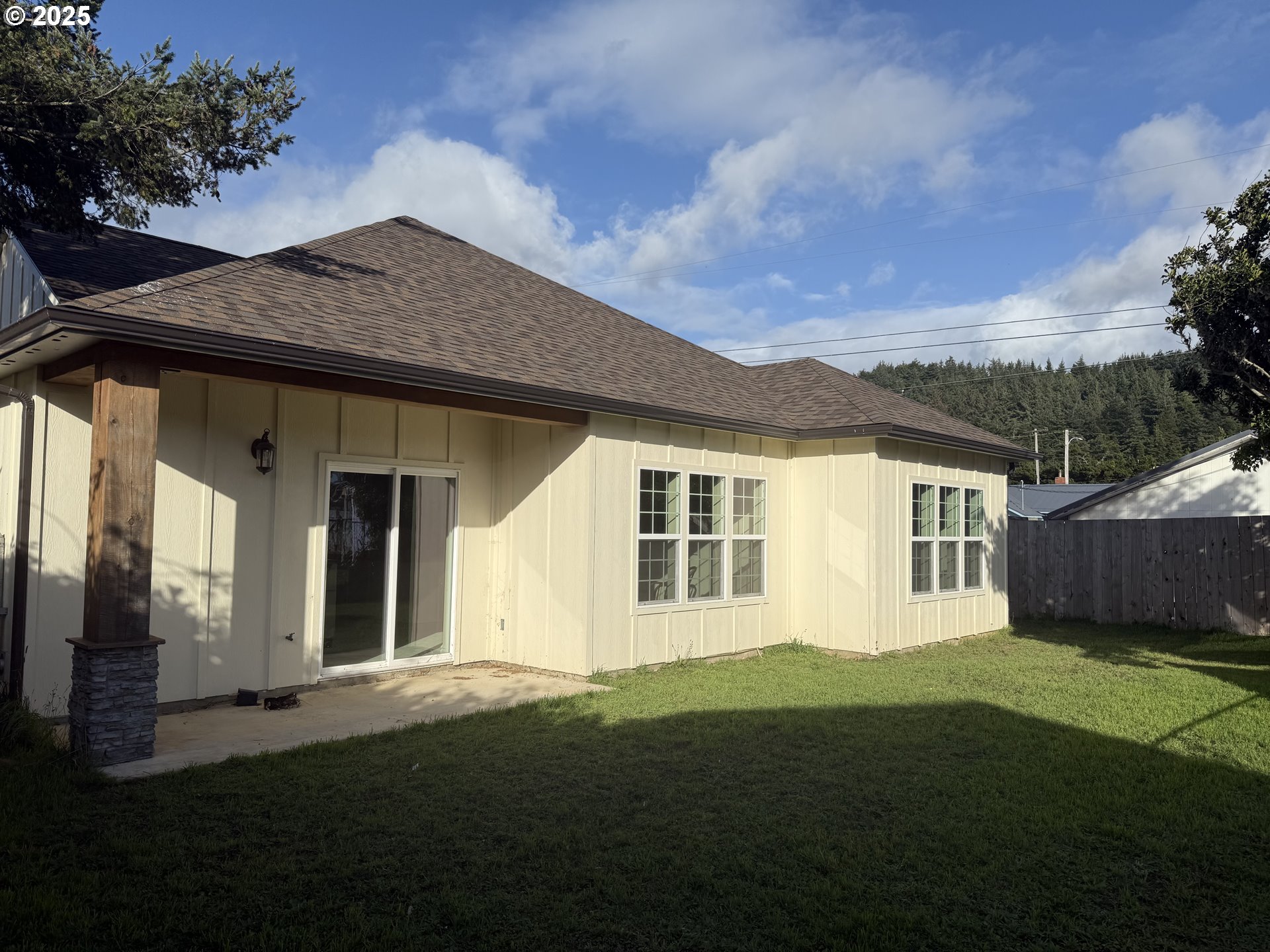 557 11th Street Port Orford, OR 97465 - Photo 17 of 18