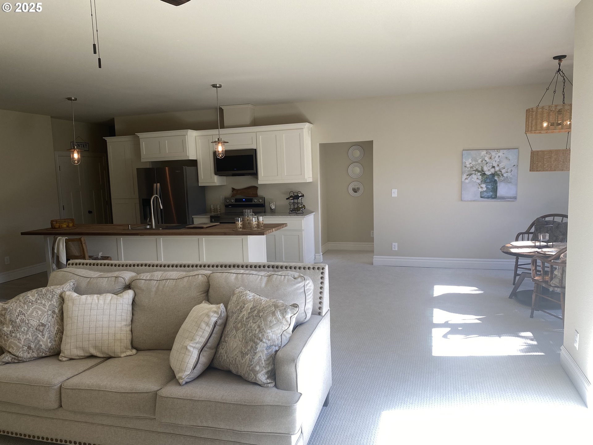 557 11th Street Port Orford, OR 97465 - Photo 5 of 18 Living Room