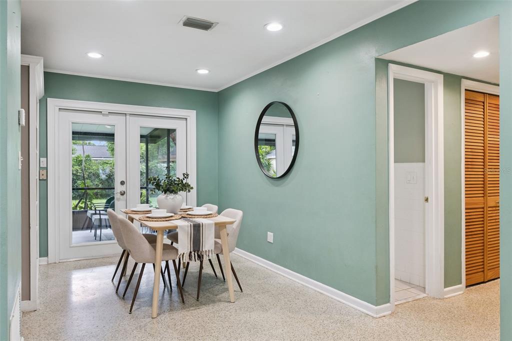 618 Burke Street Altamonte Springs, FL 32701 - Photo 11 of 53 Gallery Image 11