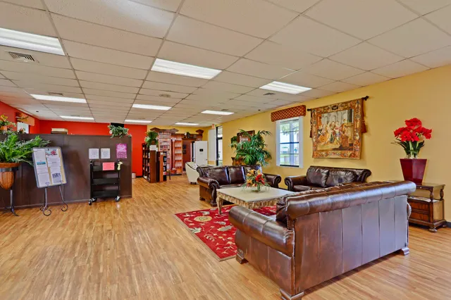 $3,500 | 3402 Theo Way, West Palm Beach, FL 33417