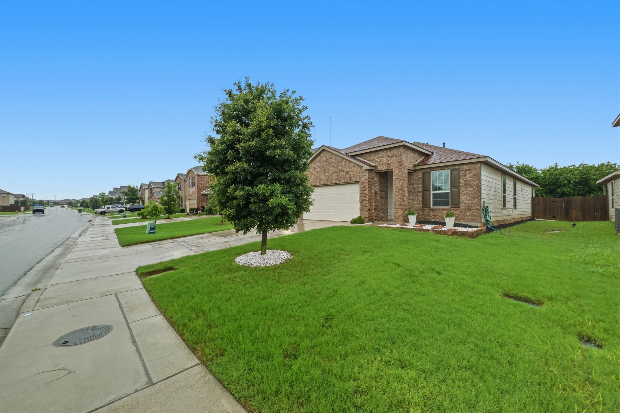 2124 Cliffbrake Way Georgetown, TX 78626 - Photo 5 of 31 Step inside this gem at 2124 Cliffbrake Way in Georgetown to experience how life could be.