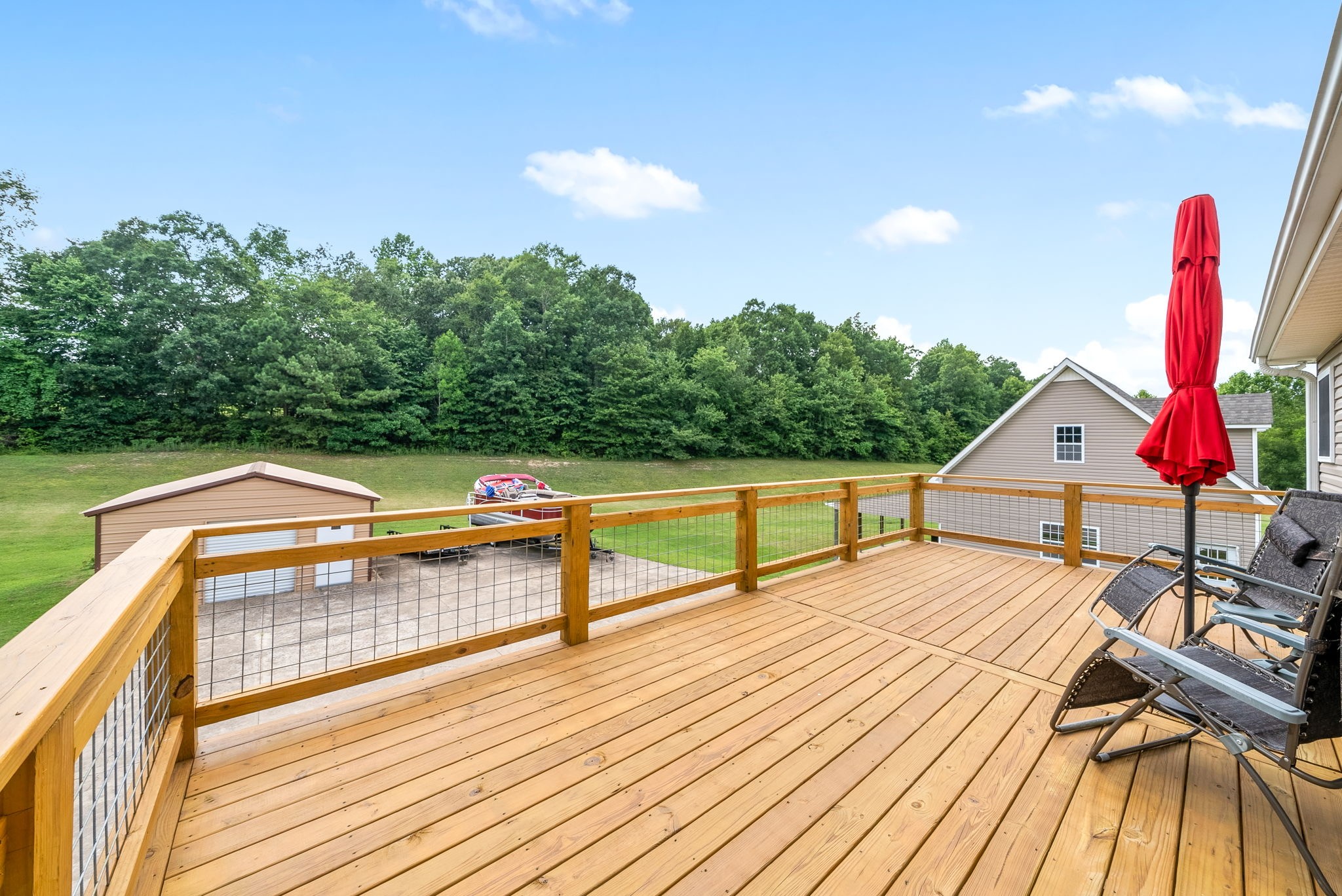 265 Sara Drive Tennessee Ridge, TN 37178 - Photo 18 of 39 a view of sitting area with furniture and wooden floor