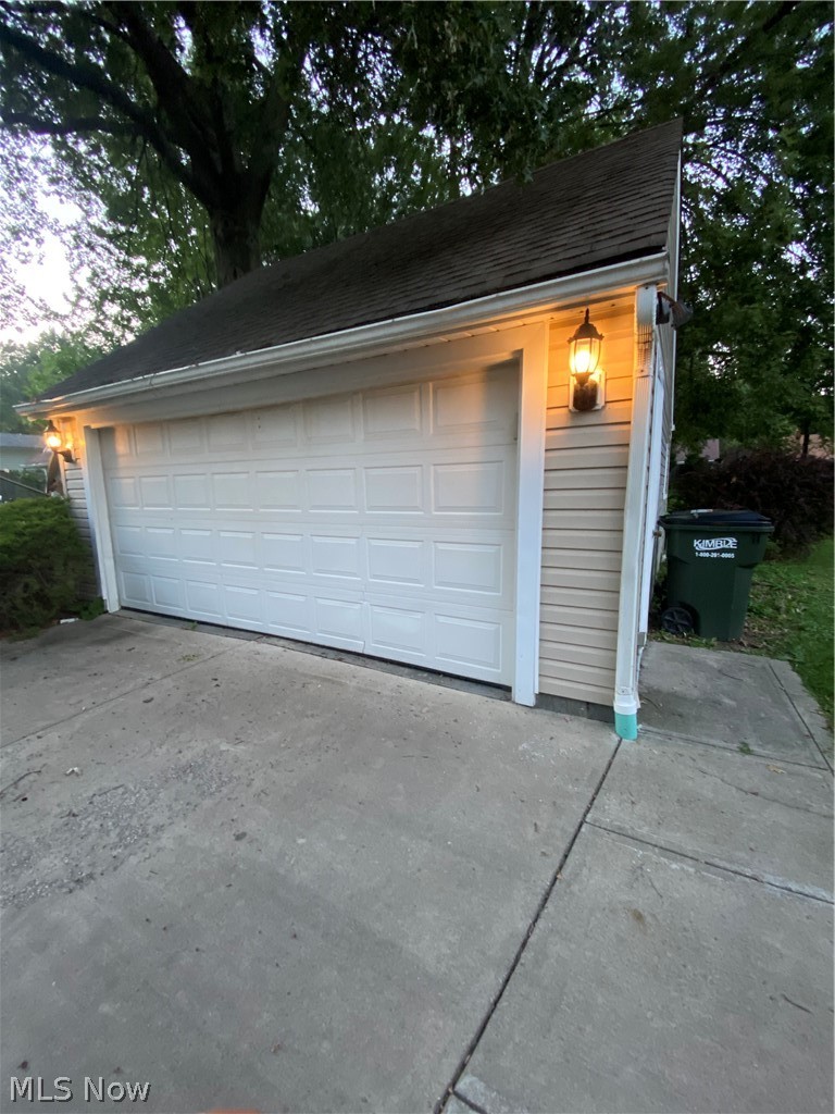 4549 East Berwald Road Cleveland, OH 44121 - Photo 4 of 11
