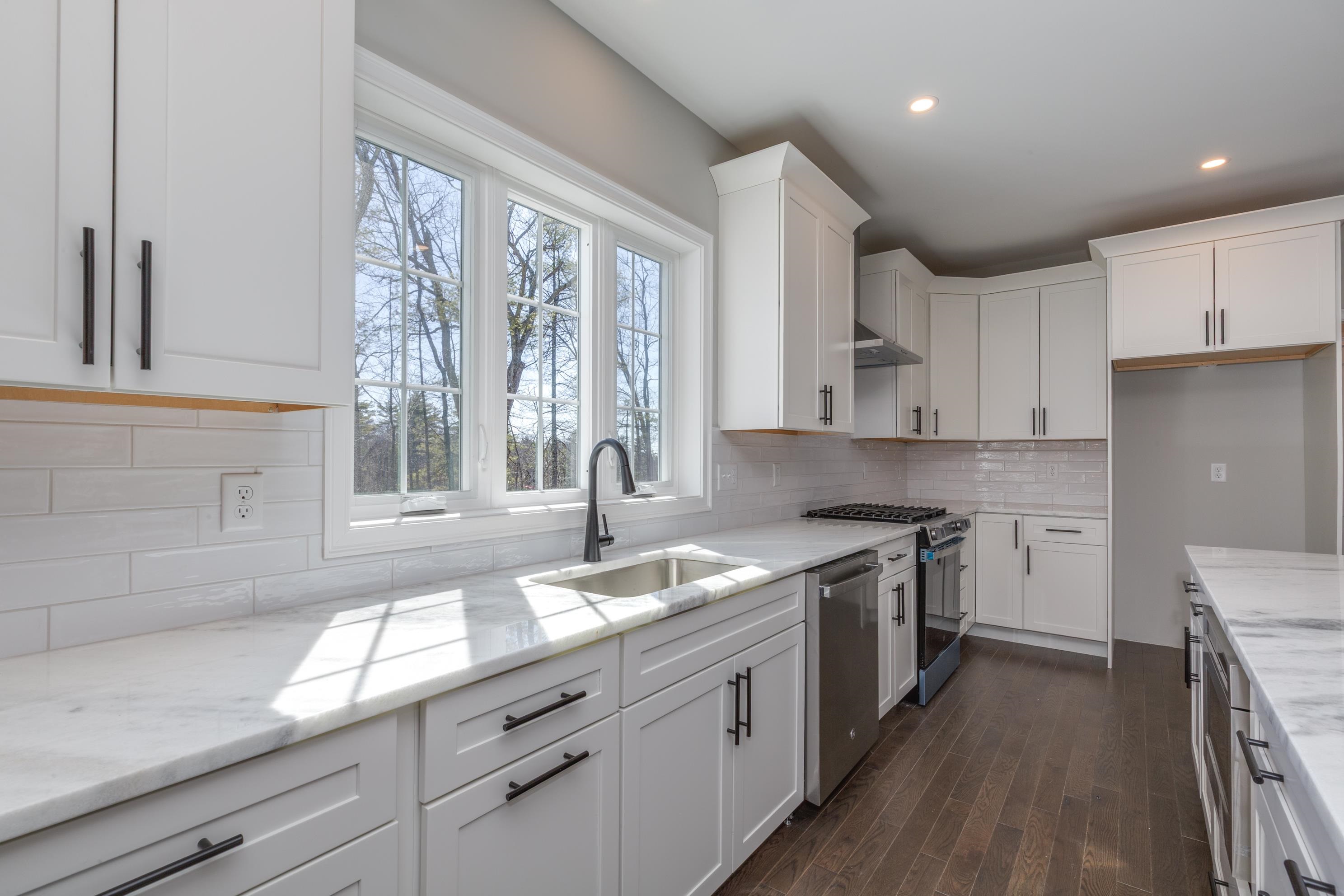 38 Lane Road Raymond, NH 03077 - Photo 11 of 36