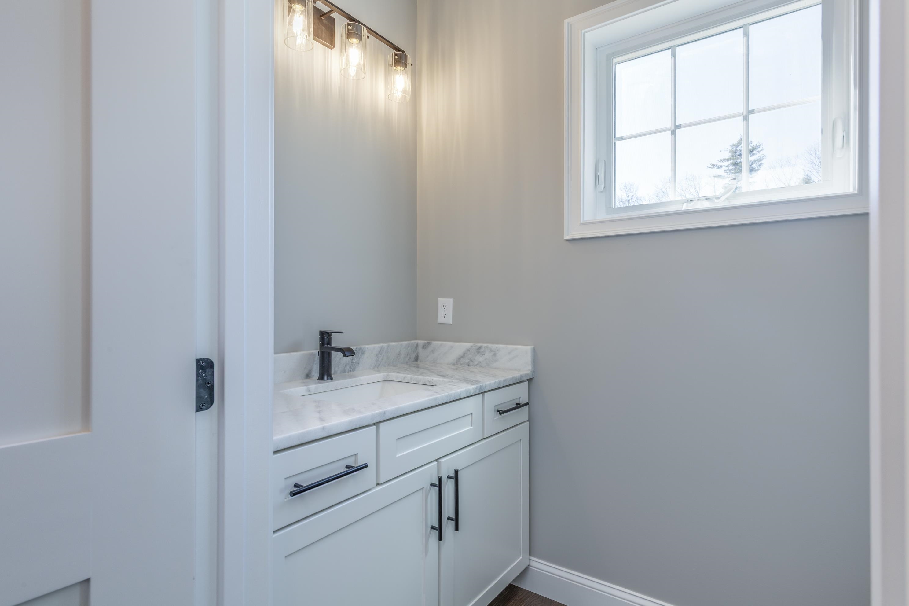 38 Lane Road Raymond, NH 03077 - Photo 14 of 36