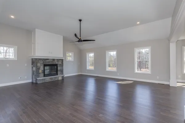 $899,900 | 38 Lane Road, Raymond, NH 03077