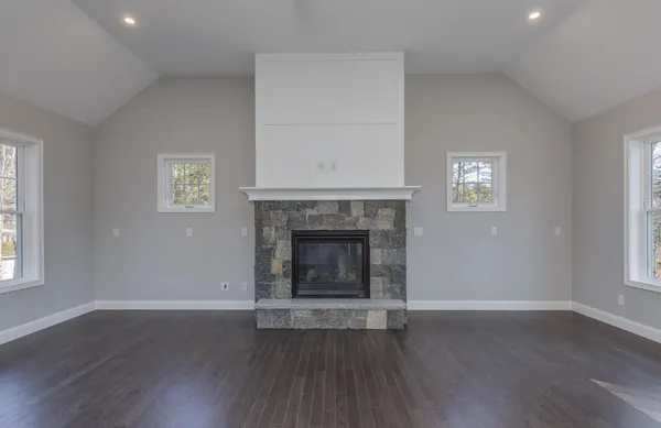$899,900 | 38 Lane Road, Raymond, NH 03077