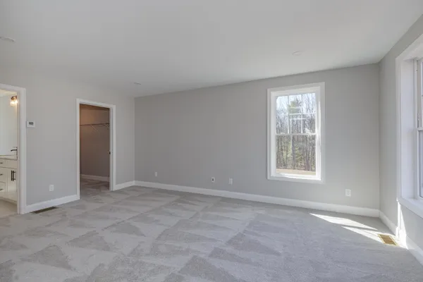 $899,900 | 38 Lane Road, Raymond, NH 03077