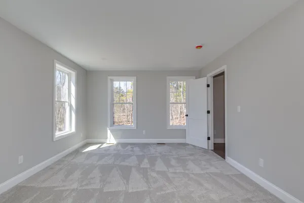 $899,900 | 38 Lane Road, Raymond, NH 03077