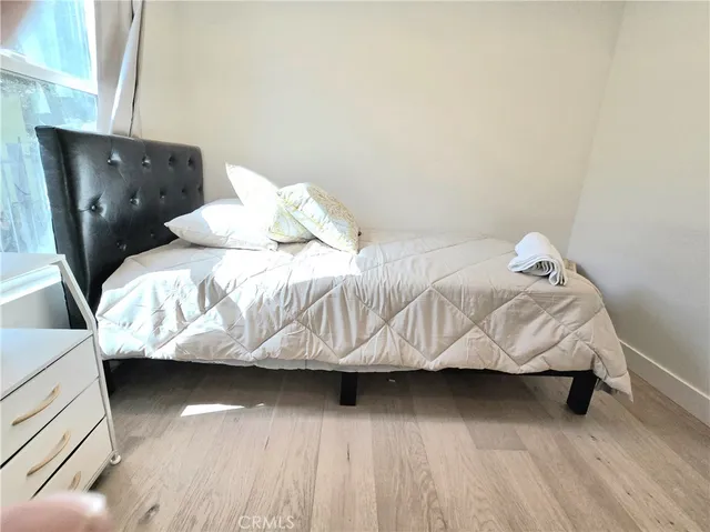 $5,000 | 1225 West 41st Street, Los Angeles, CA 90037