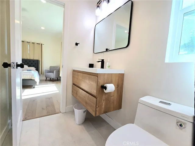 $5,000 | 1225 West 41st Street, Los Angeles, CA 90037