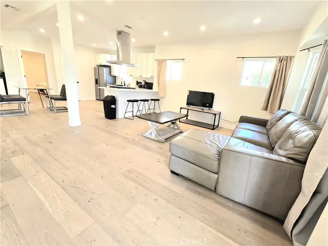 $5,000 | 1225 West 41st Street, Los Angeles, CA 90037