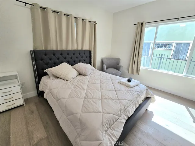 $5,000 | 1225 West 41st Street, Los Angeles, CA 90037